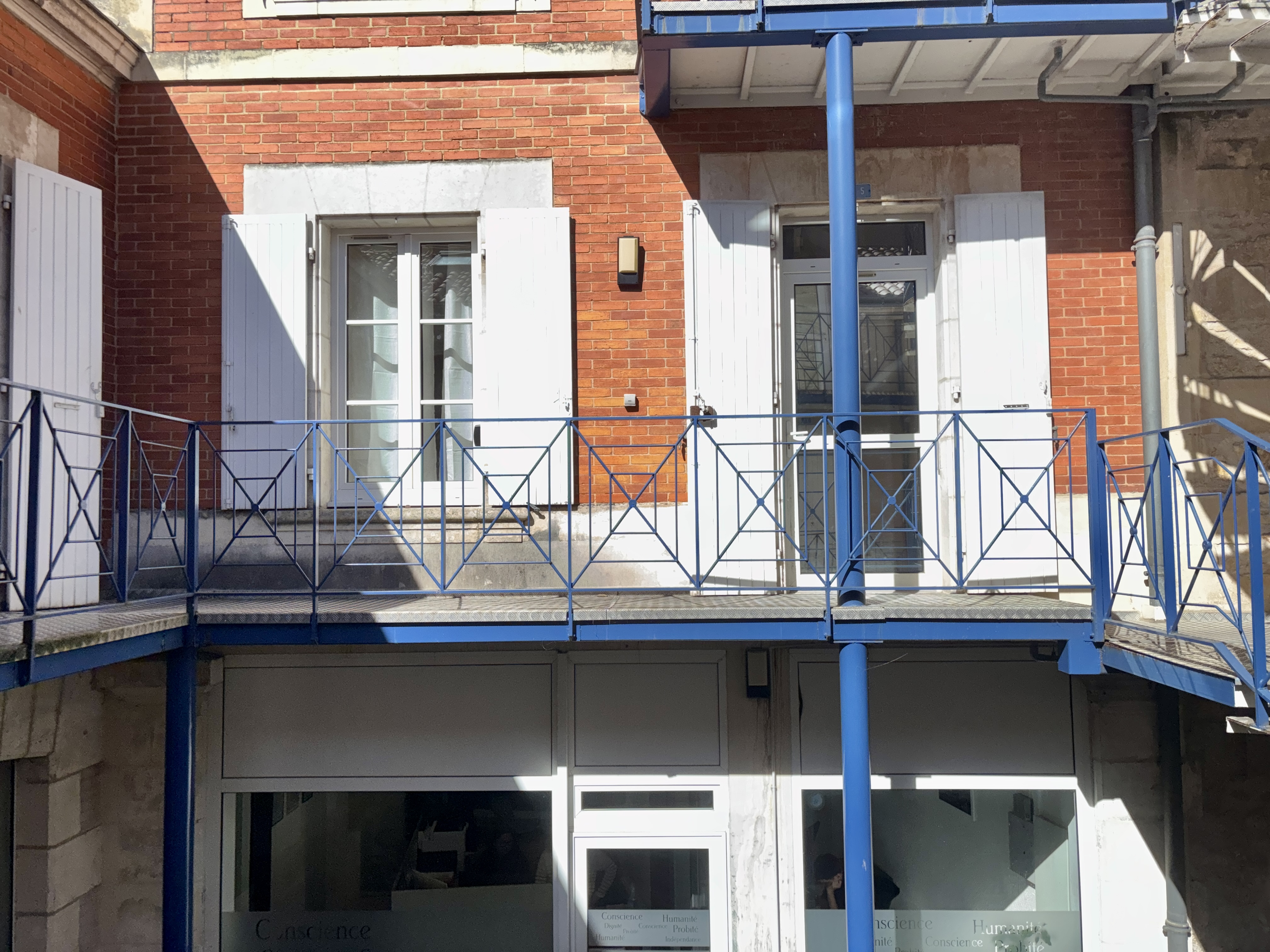 T1 meublé tout compris (wifi, eau, électricité)