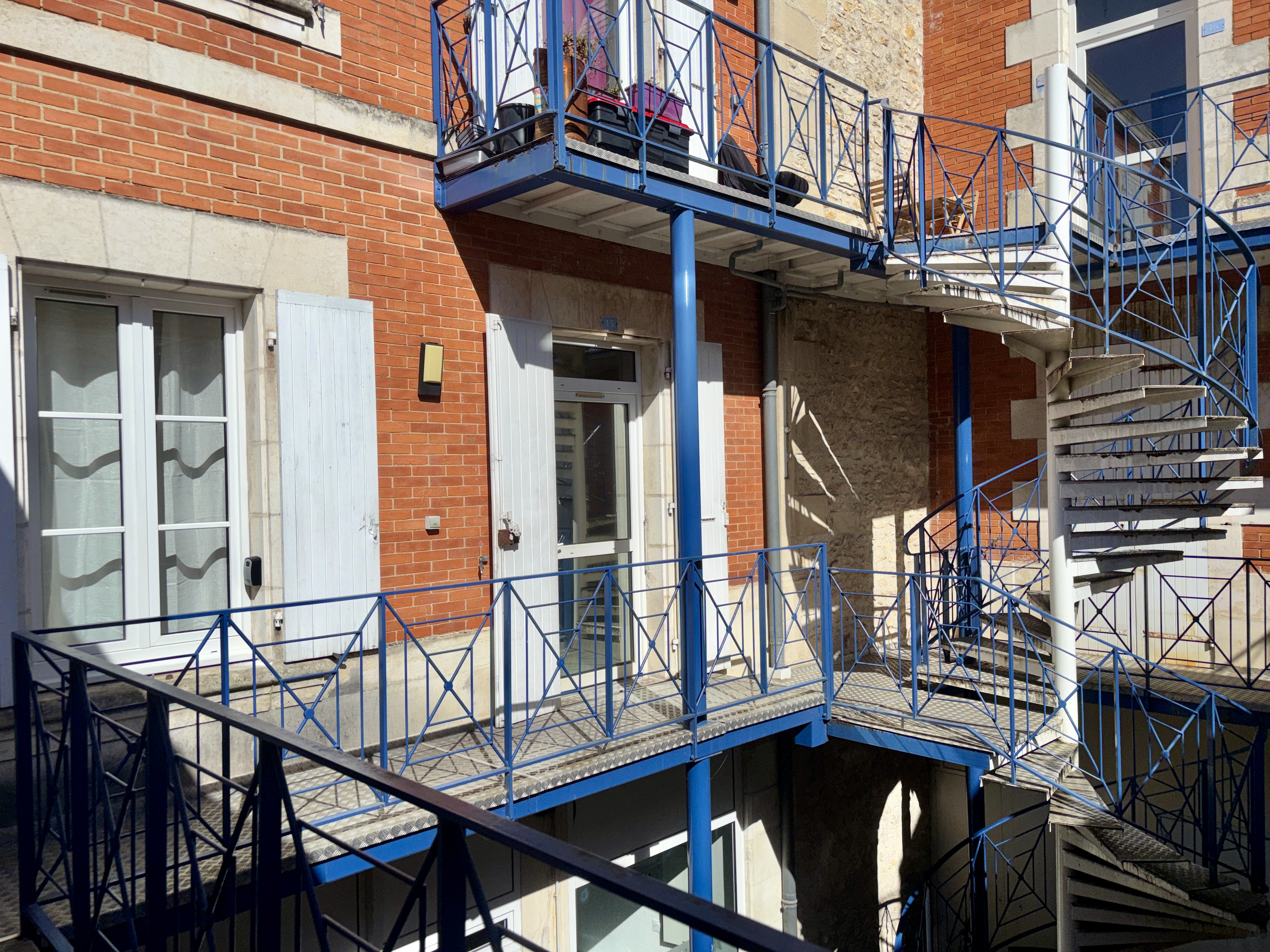 T1 meublé tout compris (wifi, eau, électricité)